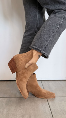 BOOTS NELLY