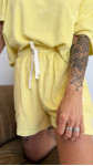 SHORT ÉPONGE JAUNE