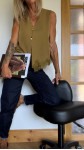 TOP AARI OLIVE